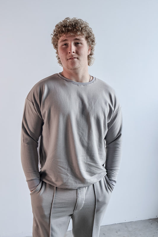 The Basic Sweatshirt in Grey